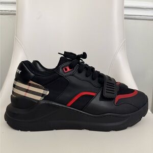 BURBERRY Men’s Sneaker